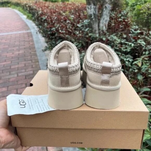 UGG Beige Platform Shoes - Picture 5 of 5